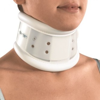 Collare-cervicale-tipo-Schanz-con-regolazione-a-velcro-PR0-1505.jpg